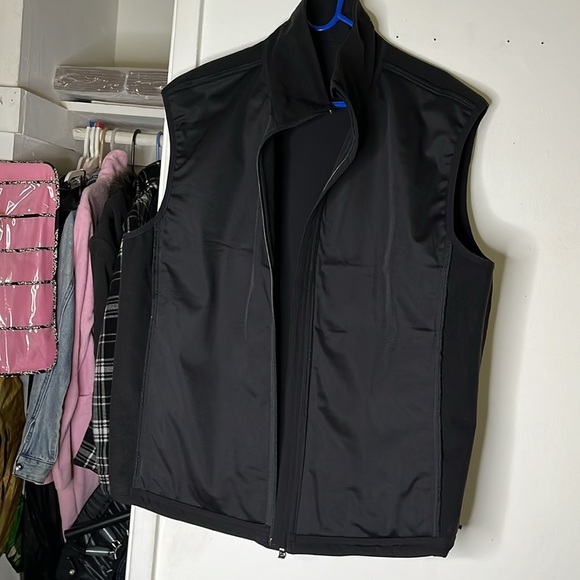 Nice casual vest warm inside for cold days. - Picture 4 of 5